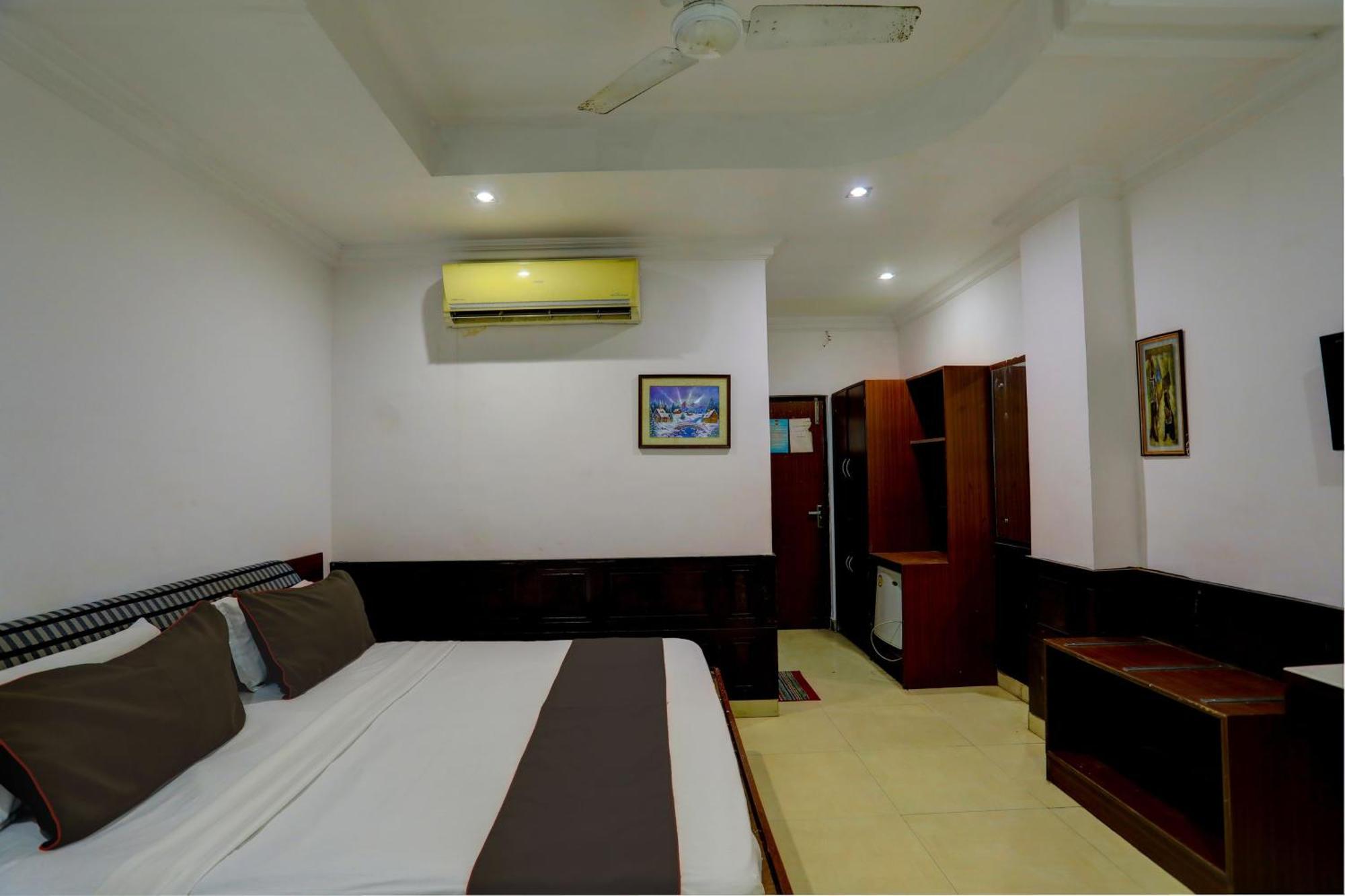 Hotel Monarch Inn Lucknow Extérieur photo