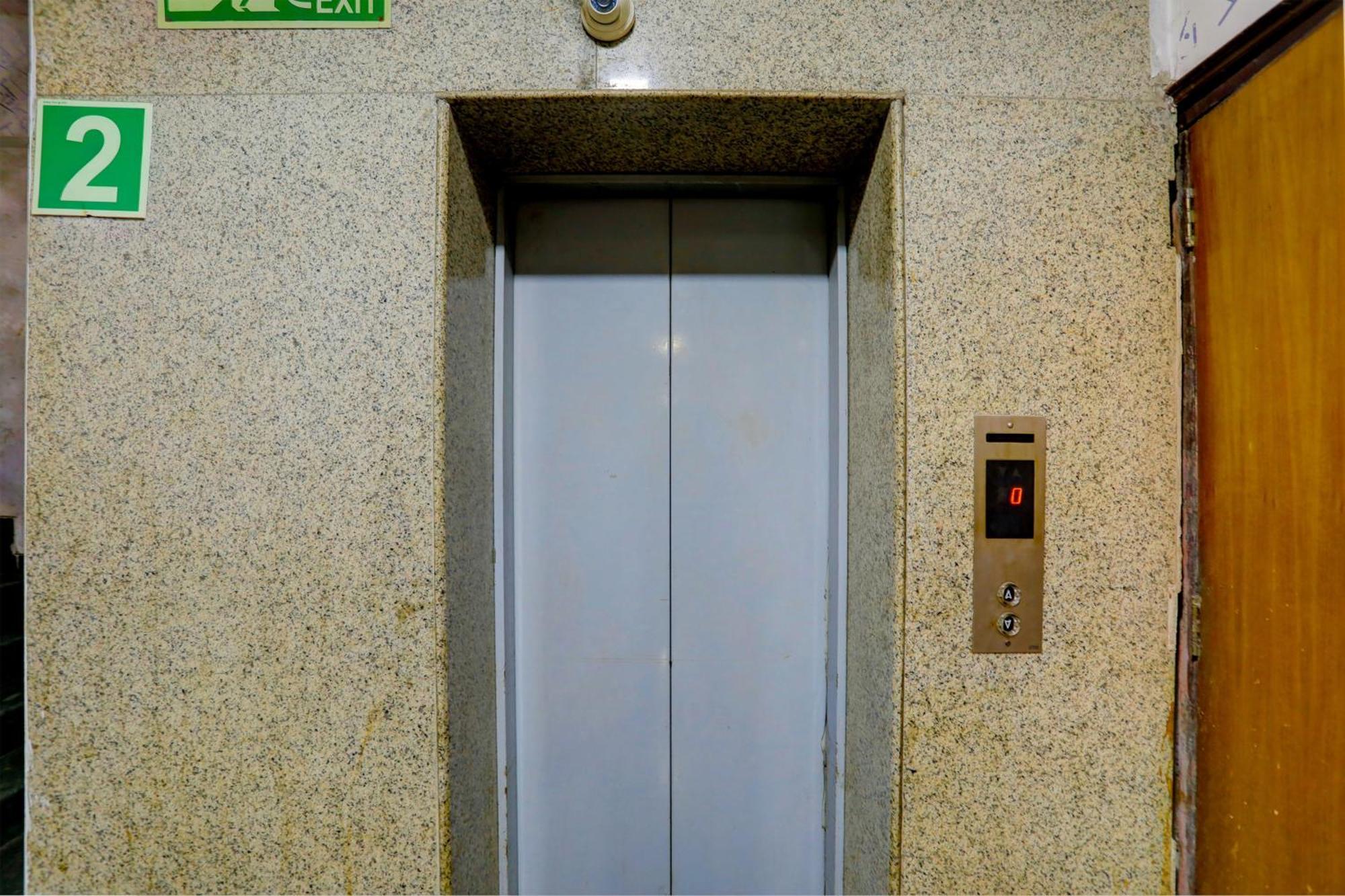 Hotel Monarch Inn Lucknow Extérieur photo
