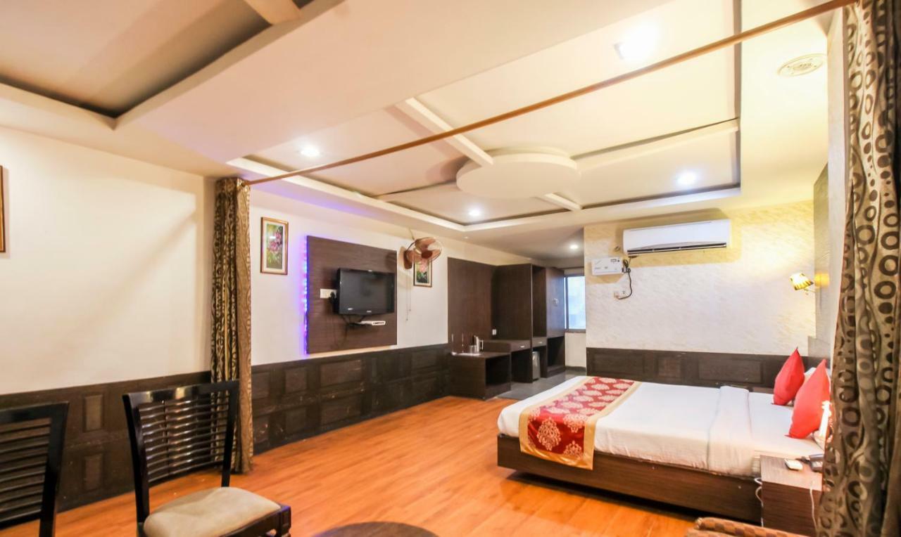 Hotel Monarch Inn Lucknow Extérieur photo