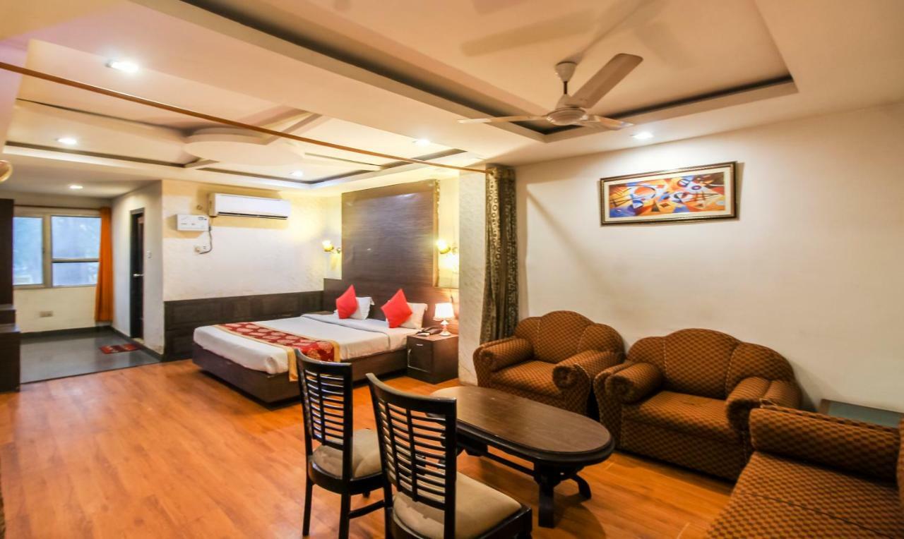 Hotel Monarch Inn Lucknow Extérieur photo
